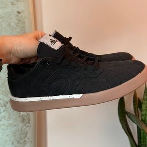 Brand New Adidas Five Ten Lifestyle Runners